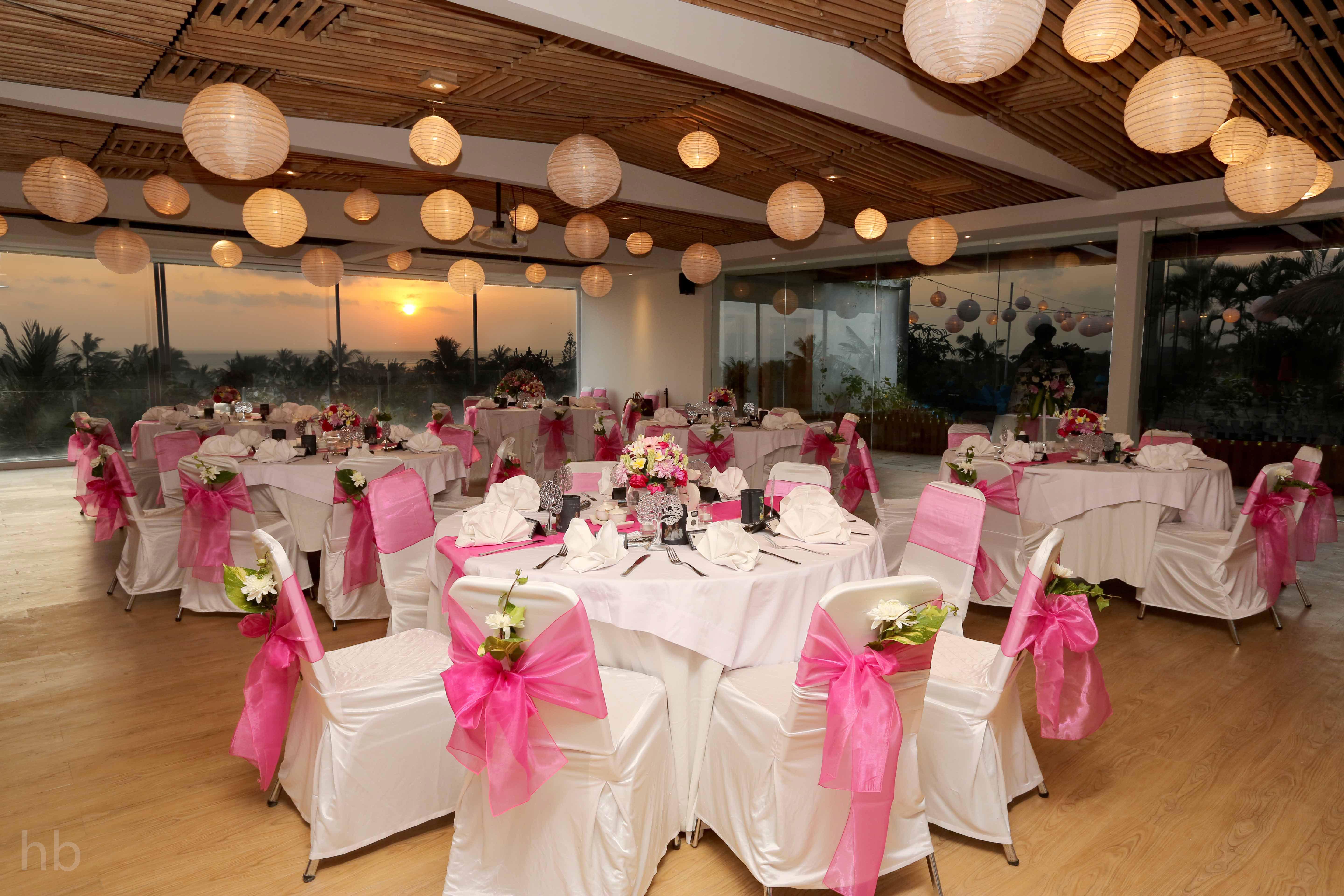 巴厘曼迪拉海滩Spa度假酒店 勒吉安 外观 照片 A wedding reception