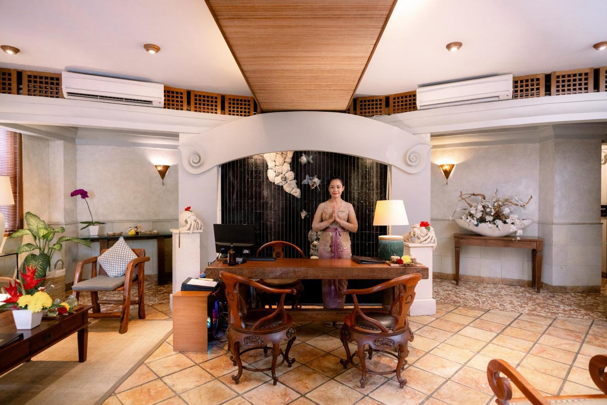 巴厘曼迪拉海滩Spa度假酒店 勒吉安 外观 照片 Concierge at the Royal Thai Suite