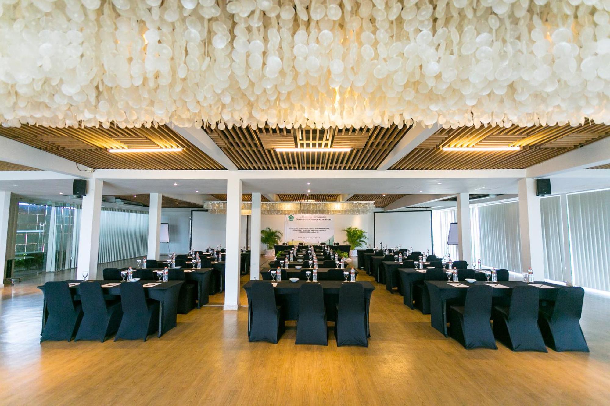 巴厘曼迪拉海滩Spa度假酒店 勒吉安 外观 照片 The interior of the restaurant